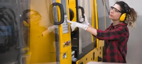 plastic molding manufacturing company