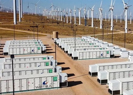 Utility-scale battery storage units